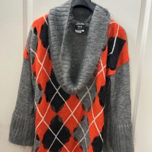 JEAN PAUL GAULTIER OVERSIZED ARGYLE DESIGN WITH CUTOUT SWETEAR IN SIZE M